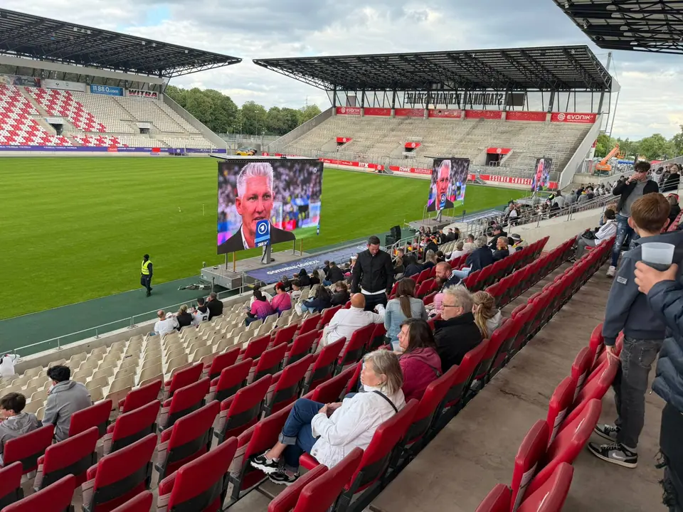 Gottfried Schultz Public Viewing – Bild 2